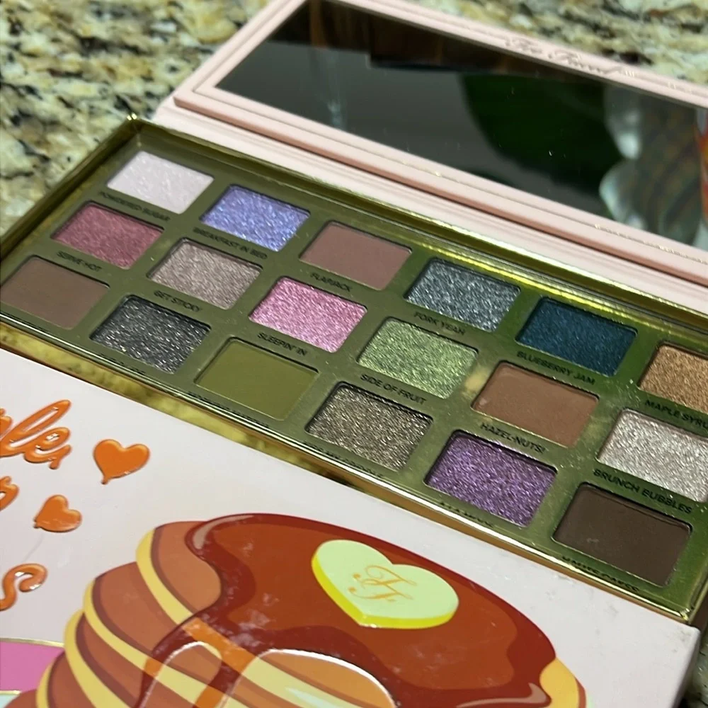 ⚡️💞Too Faced Maple Syrup Pancakes Eyeshadow Palette